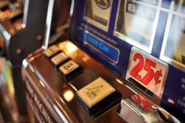Mobile phone displaying palu4d dashboard with live games